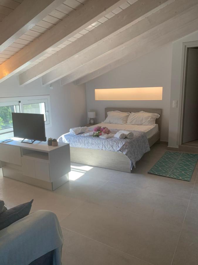 Terpsichore Boutique Bright New Sofita Studios And Appartment Dassia (Corfu) Exterior foto